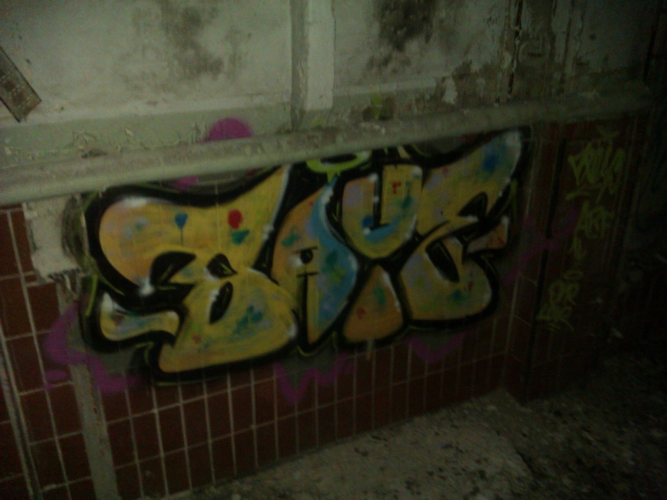 Graffiti Wall - Photo by DerKoeter - bays, magdeburg