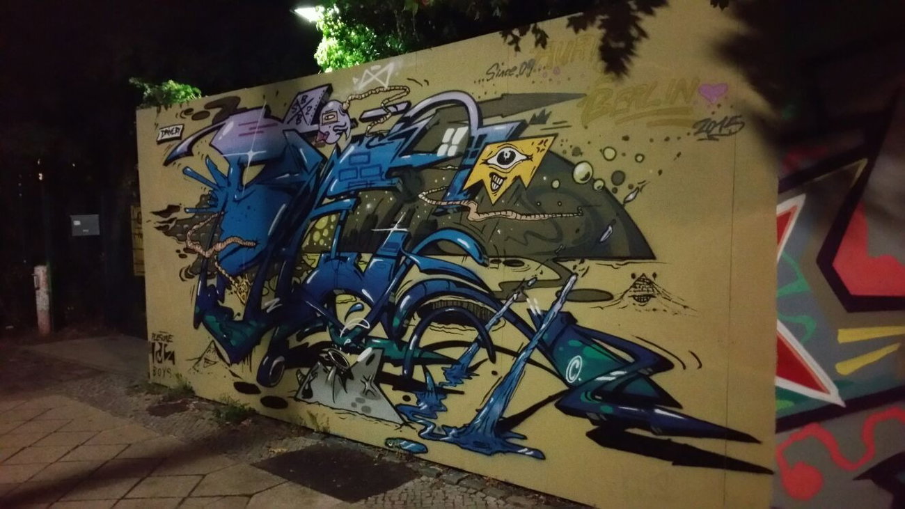Graffiti Wall - Photo by DerKoeter - berlin