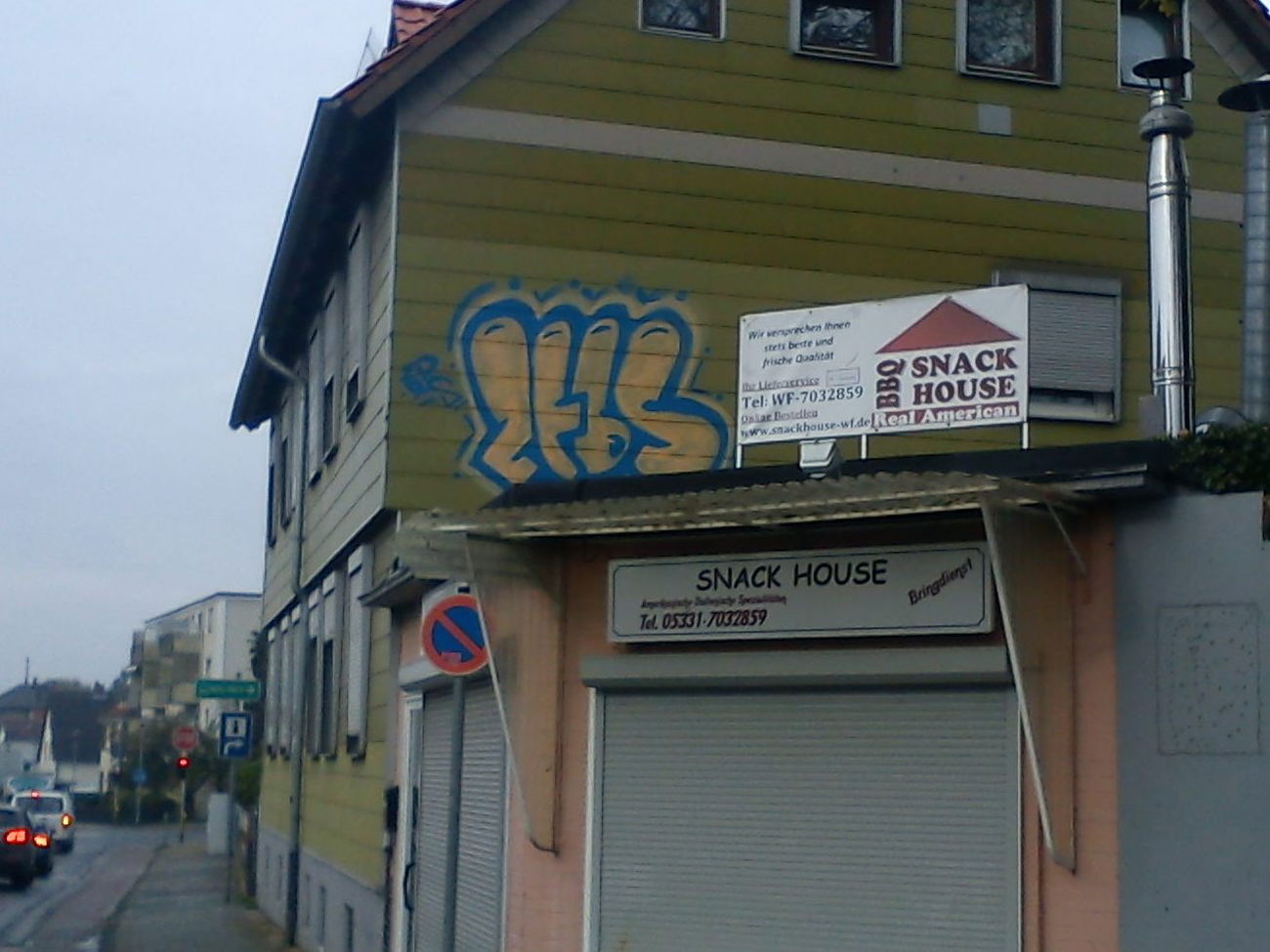 Graffiti Bombing - Photo by DerKoeter - zrbs, zonenrandboys, ultras