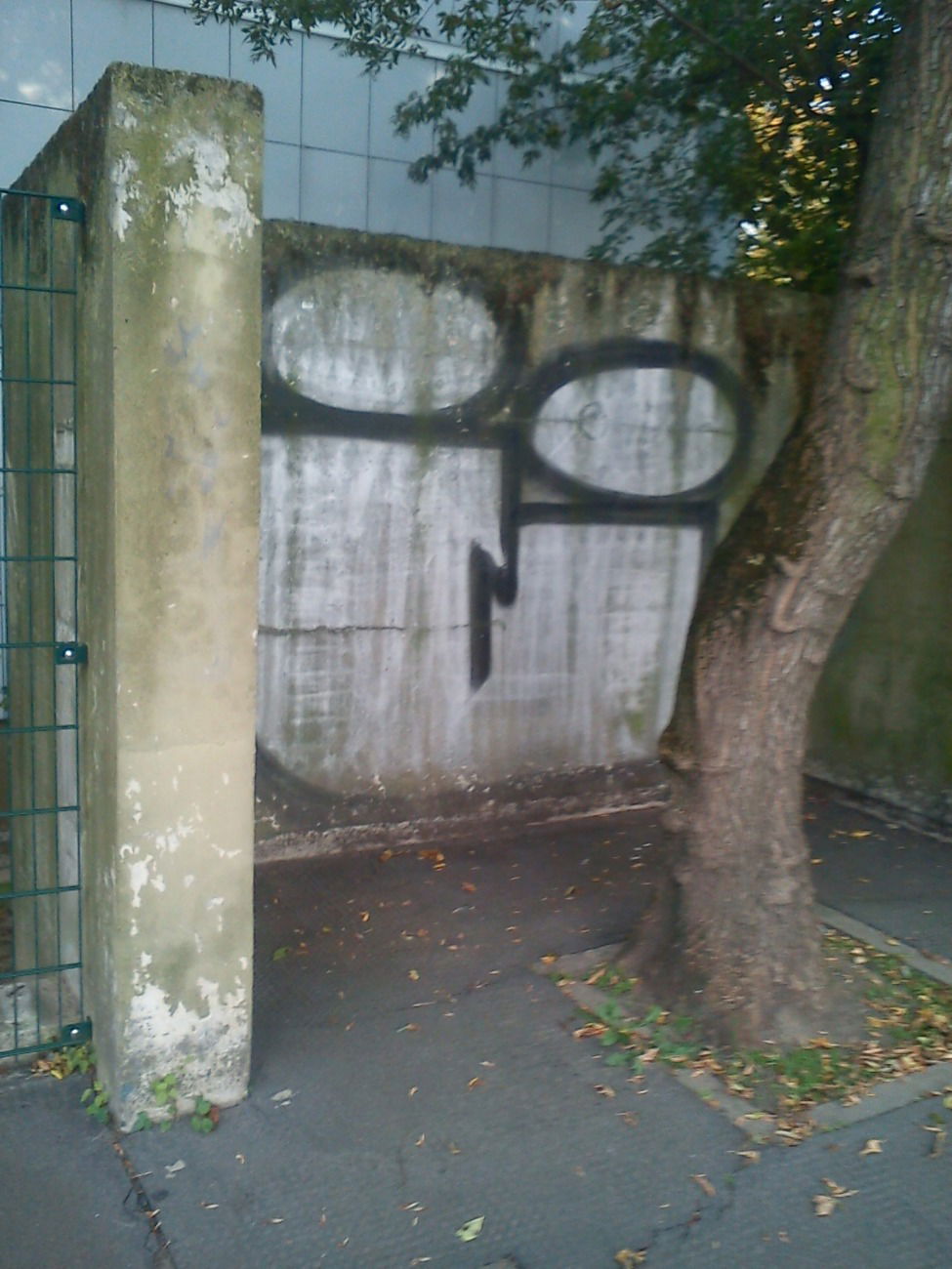 Graffiti Bombing - Photo by DerKoeter - sued, süd, crew