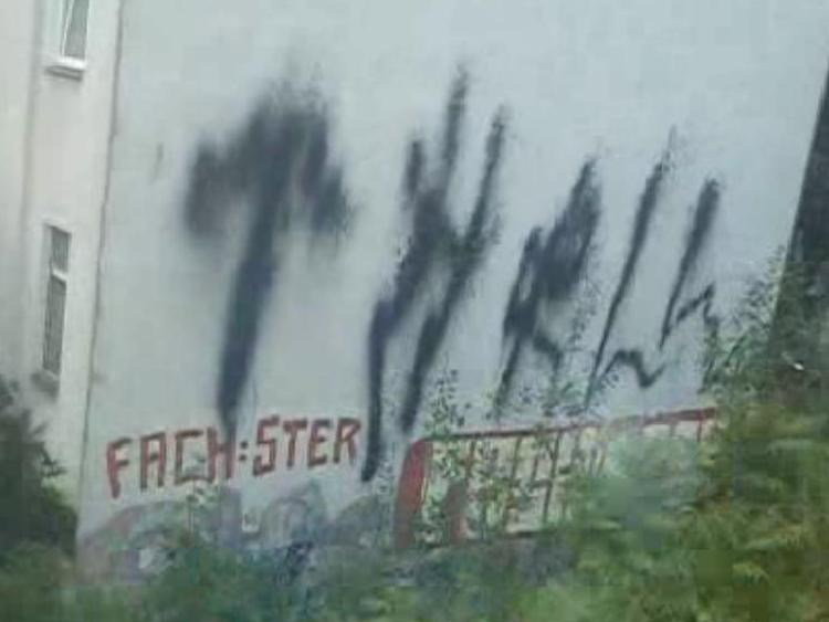 Graffiti Wall - Photo by DerKoeter - berlin, fach, ster