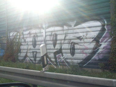 Graffiti Bombing - Photo by DerKoeter - oo, ohoh, crew