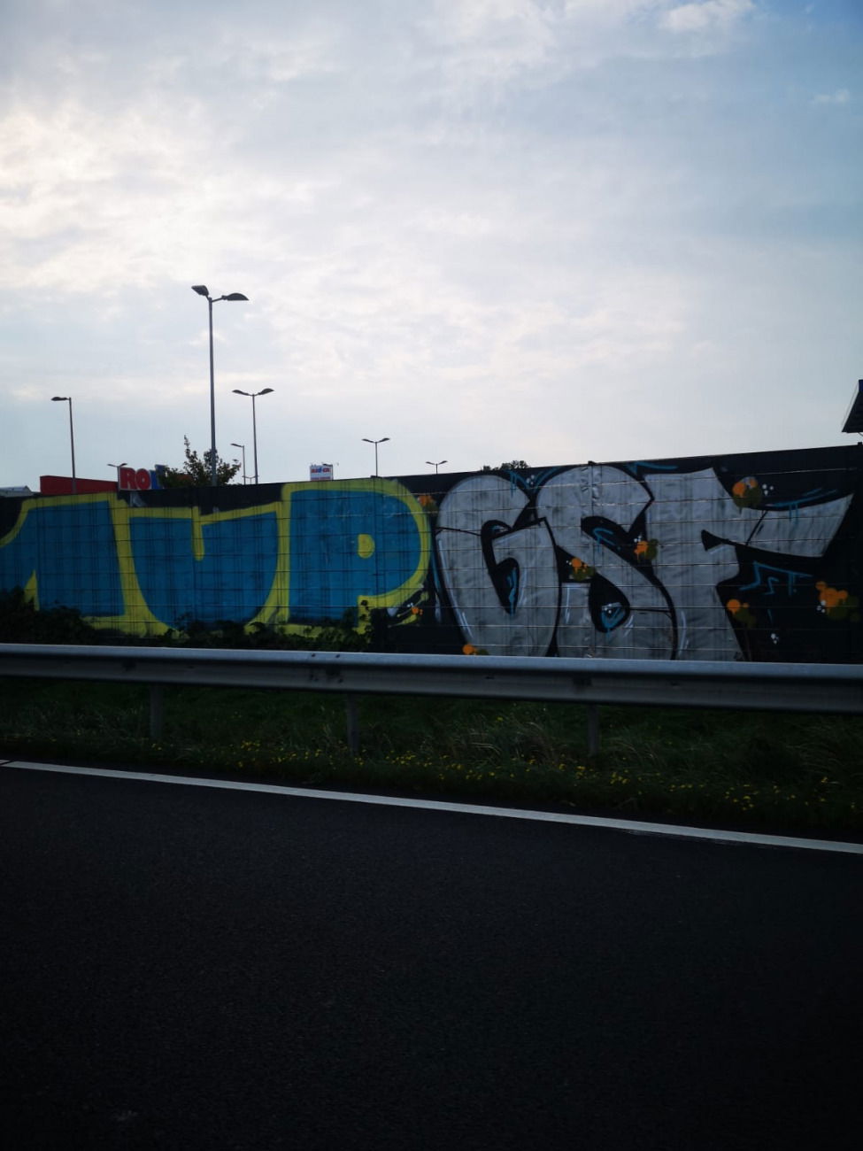 Graffiti Wall - Photo by DerKoeter