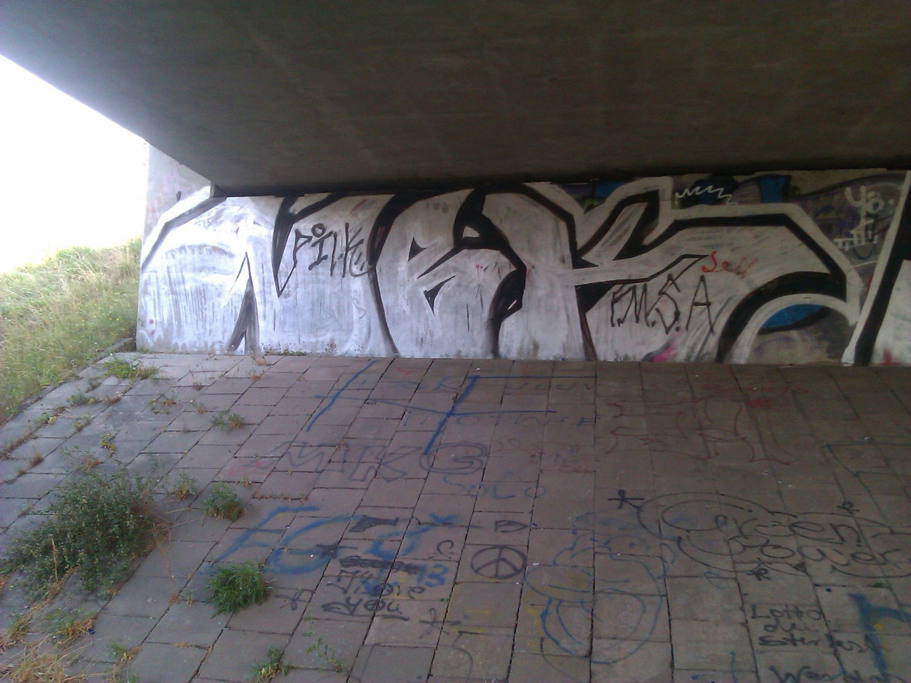 Graffiti Wall - Photo by DerKoeter - nbk, magdeburg