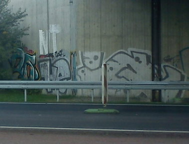 Graffiti Wall - Photo by DerKoeter - he, iq, nt (2012)