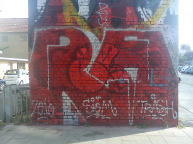 Graffiti Wall - Photo by DerKoeter - ra, crew, trash (2010)