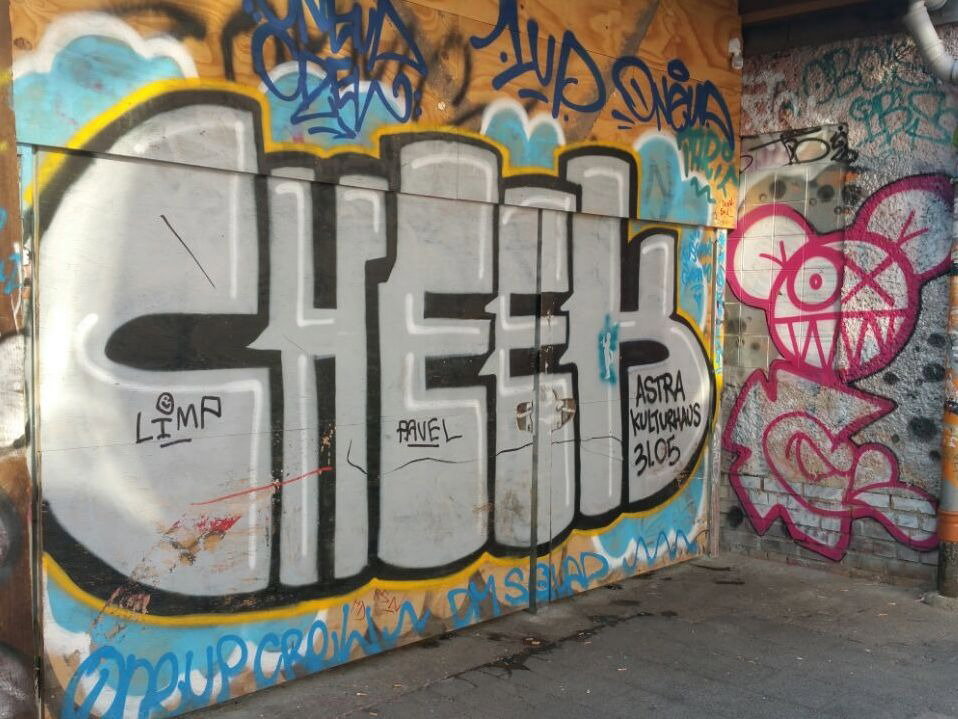 Graffiti Wall - Photo by DerKoeter - cheek