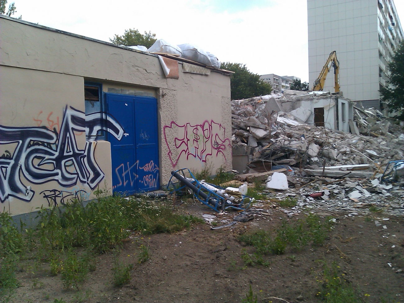 Graffiti Bombing - Photo by DerKoeter - cais, 24, 24er