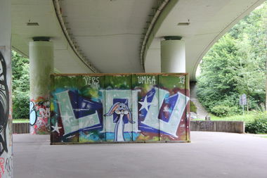 Graffiti Wall - Photo by DerletzteUwe - lou, umka, vers (2017)