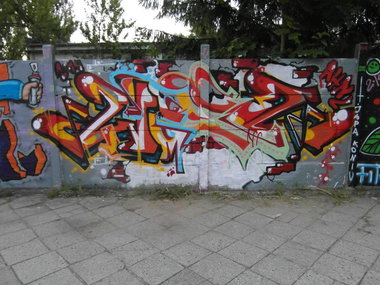 Graffiti Wall - Photo by Des2 - Wes2 (2014)