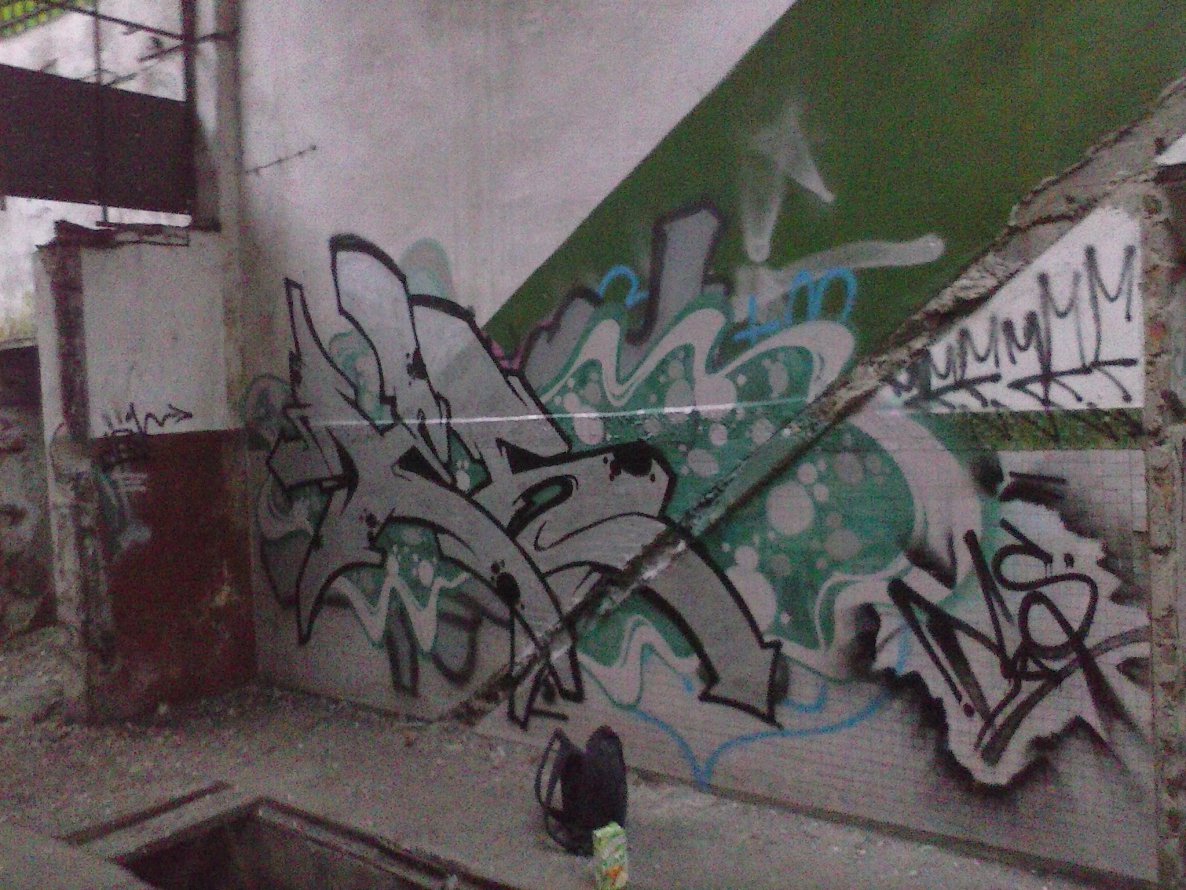 Graffiti Wall - Photo by Des93