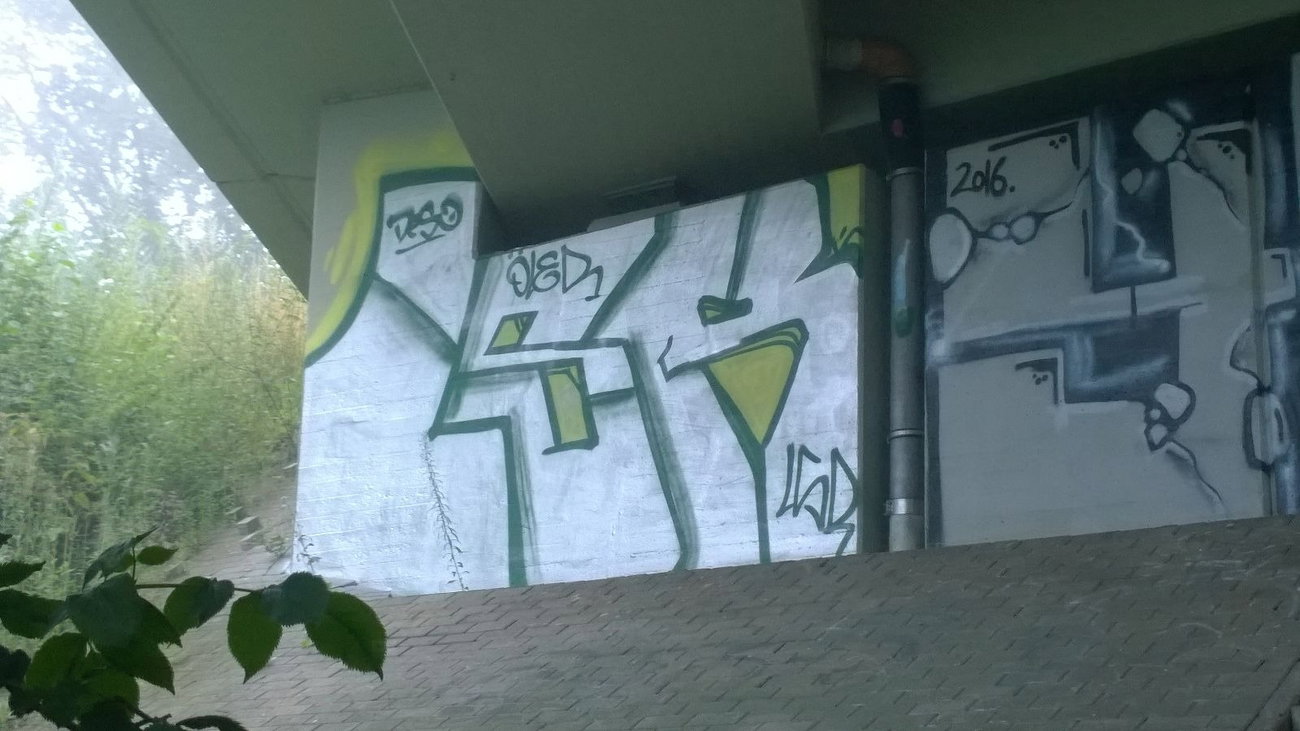 Graffiti Wall - Photo by Deso129