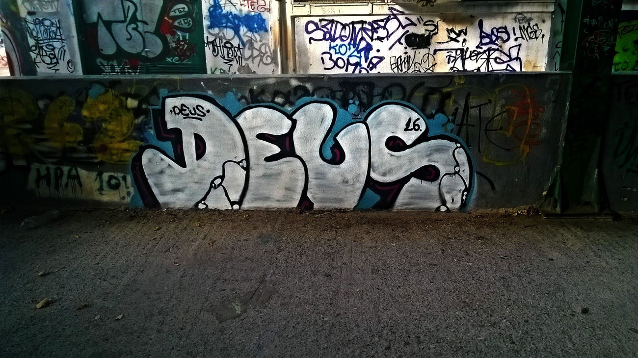 Graffiti Wall in Ελλάδα - Photo by Deusgraffiti