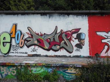 Graffiti Wall - Photo by Deussous