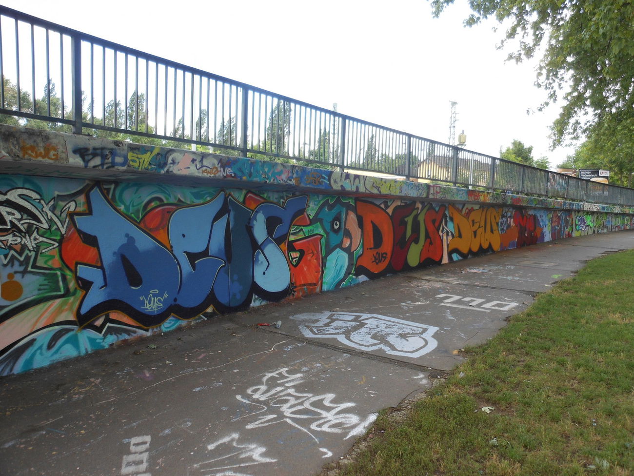 Graffiti Wall - Photo by Deussous (2014)