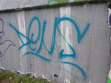 Graffiti Wall - Photo by Deussous