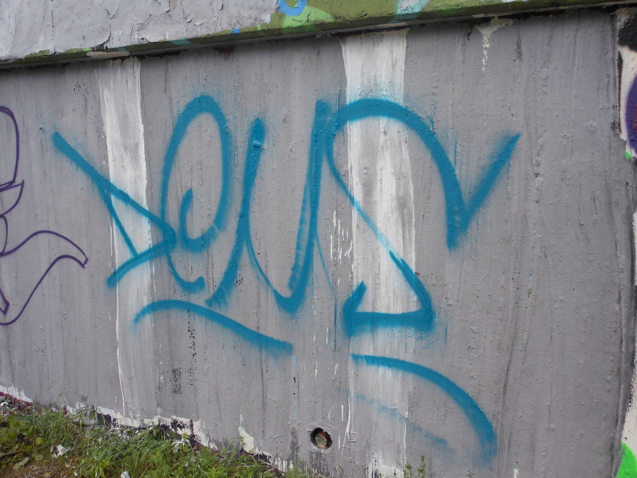 Graffiti Wall - Photo by Deussous