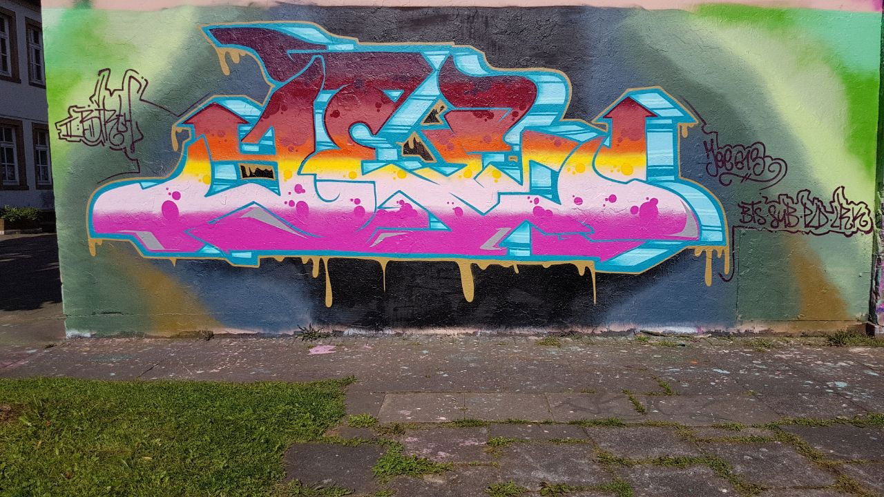 Graffiti Wall - Photo by DieKeule - Jee, 613, bts (2017)