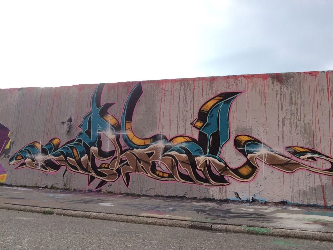 Graffiti Wall - Photo by DieKeule - Karl, bts (2017)