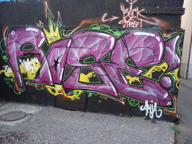 Graffiti Wall in Balingen - Photo by DieKeule - Rose, BTS