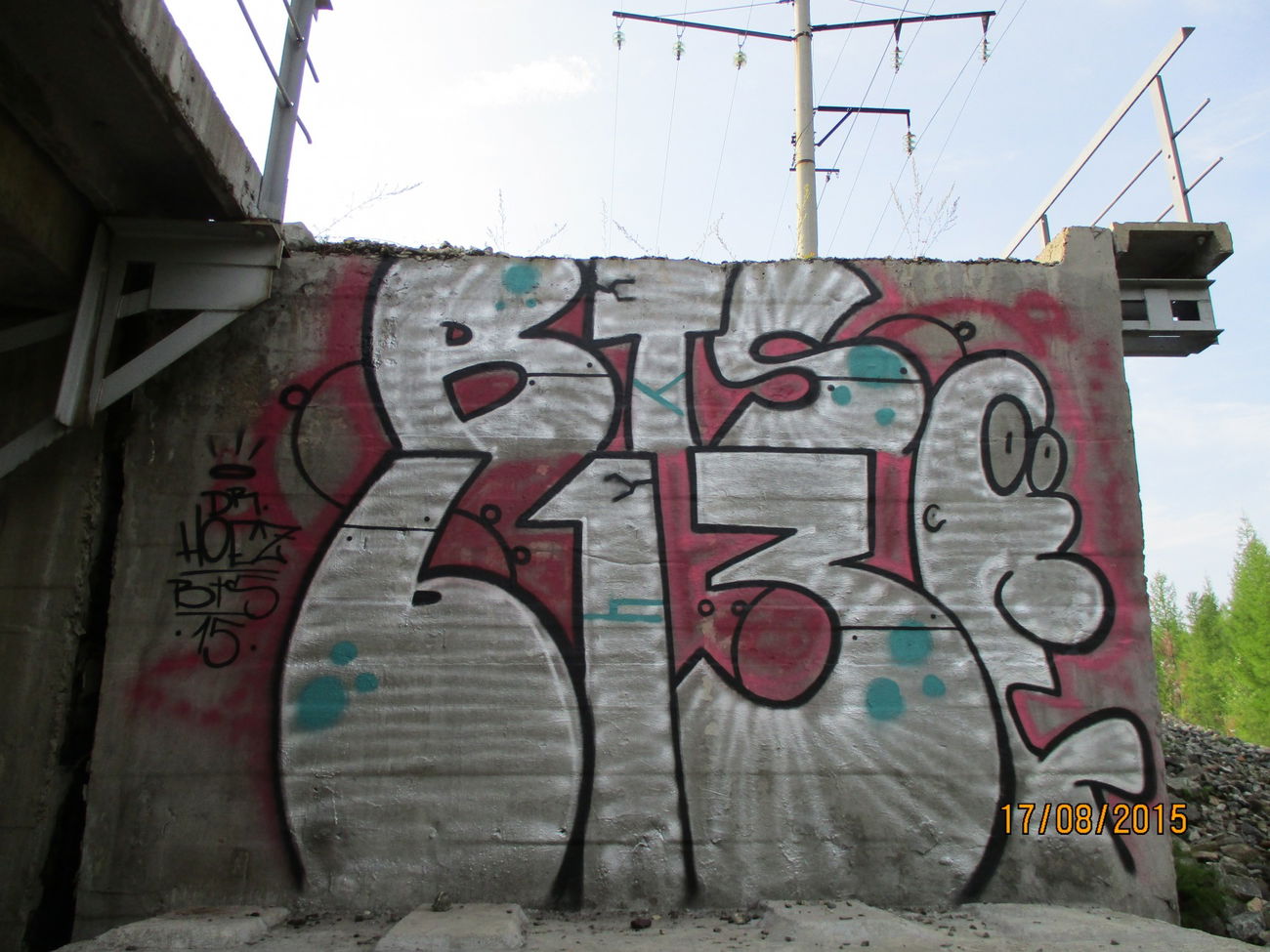 Graffiti Bombing in Larba - Photo by DieKeule - BTS, 613 (2015)
