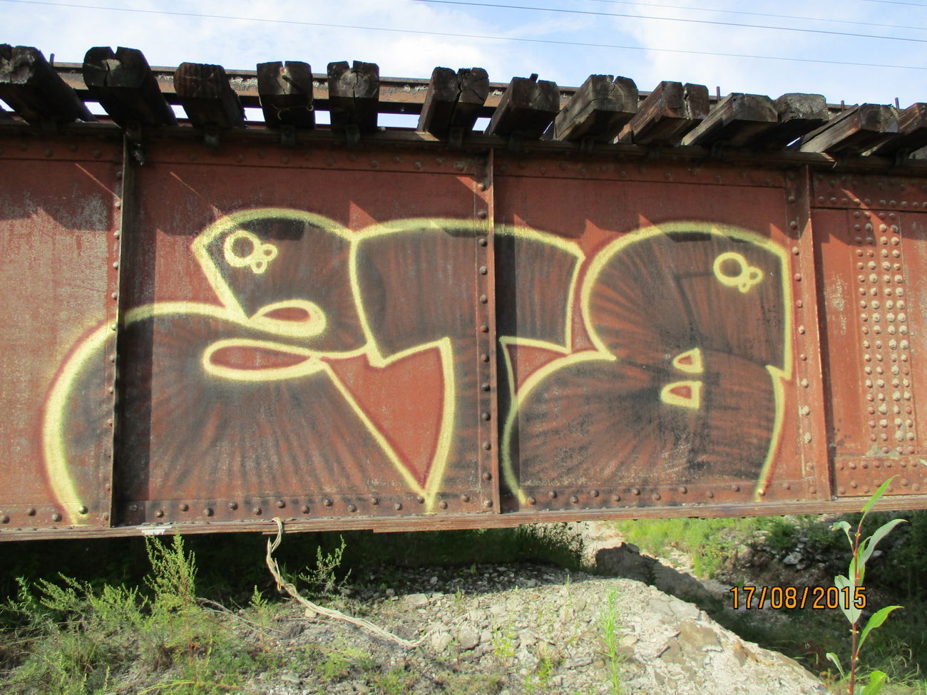 Graffiti Bombing in Larba - Photo by DieKeule - BTS