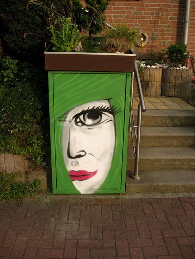 Graffiti Artwork in Hilden - Photo by DinarUno - Dinar, Uno, Dinar (2013)