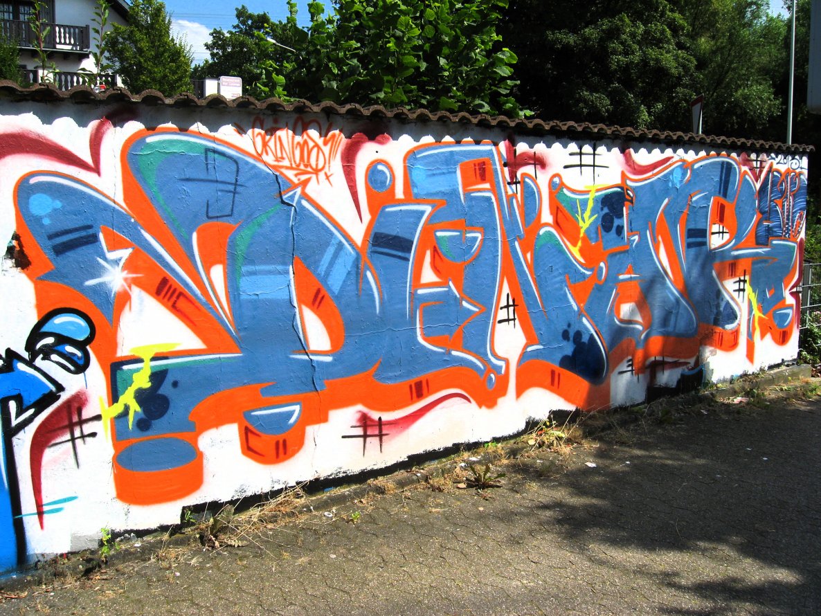 Graffiti Wall in Hilden - Photo by DinarUno - DinarUno, Dinar, Dinar (2013)