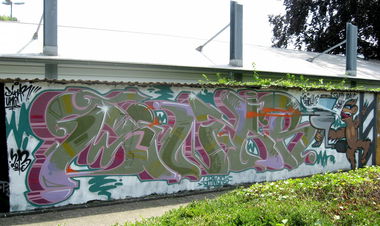Graffiti Wall in Hilden - Photo by DinarUno - DinarUno, Dinar, Dinar (2013)