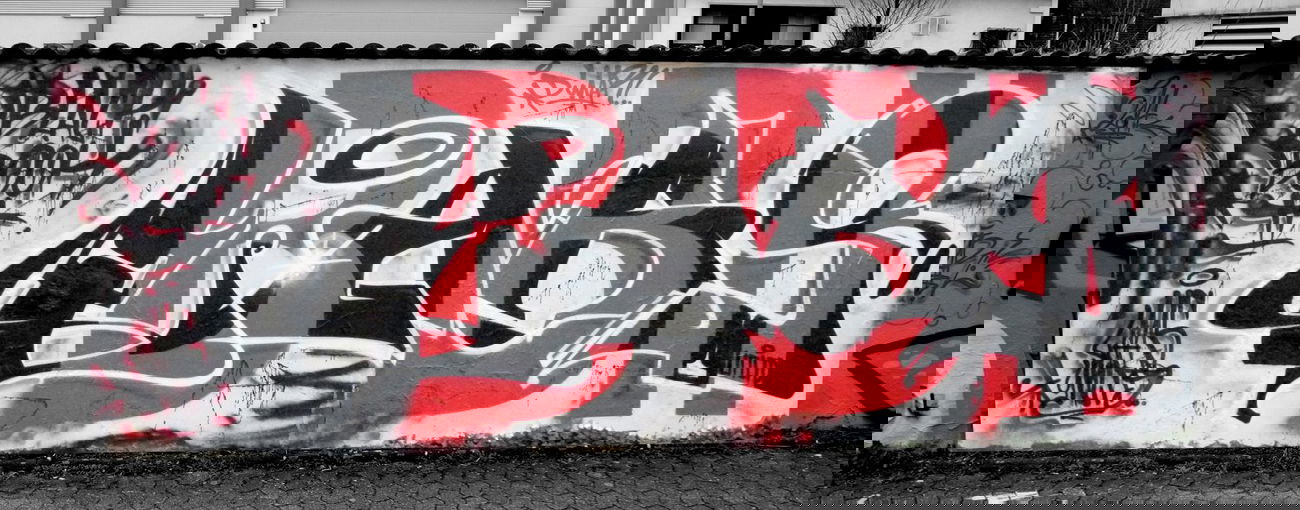 Graffiti Wall in Hilden - Photo by DinarUno - Laas, Laas, Unltd (2014)