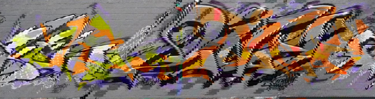 Graffiti Wall in Berlin - Photo by DinarUno - Dinar, Uno, Dinar (2014)