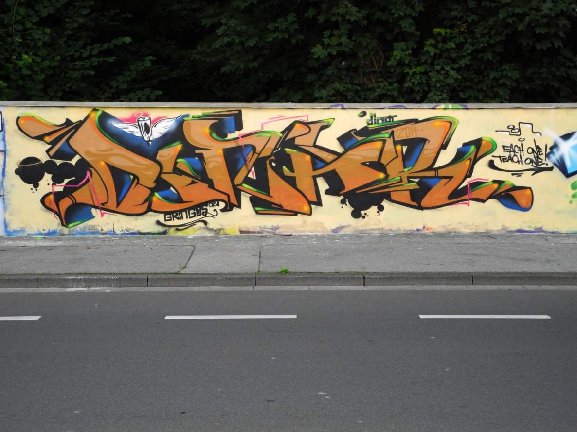 Graffiti Wall in Hilden - Photo by DinarUno - Dinar, Dinar, Uno (2014)