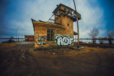 Graffiti Bombing - Photo by Dirt - ROF (2014)