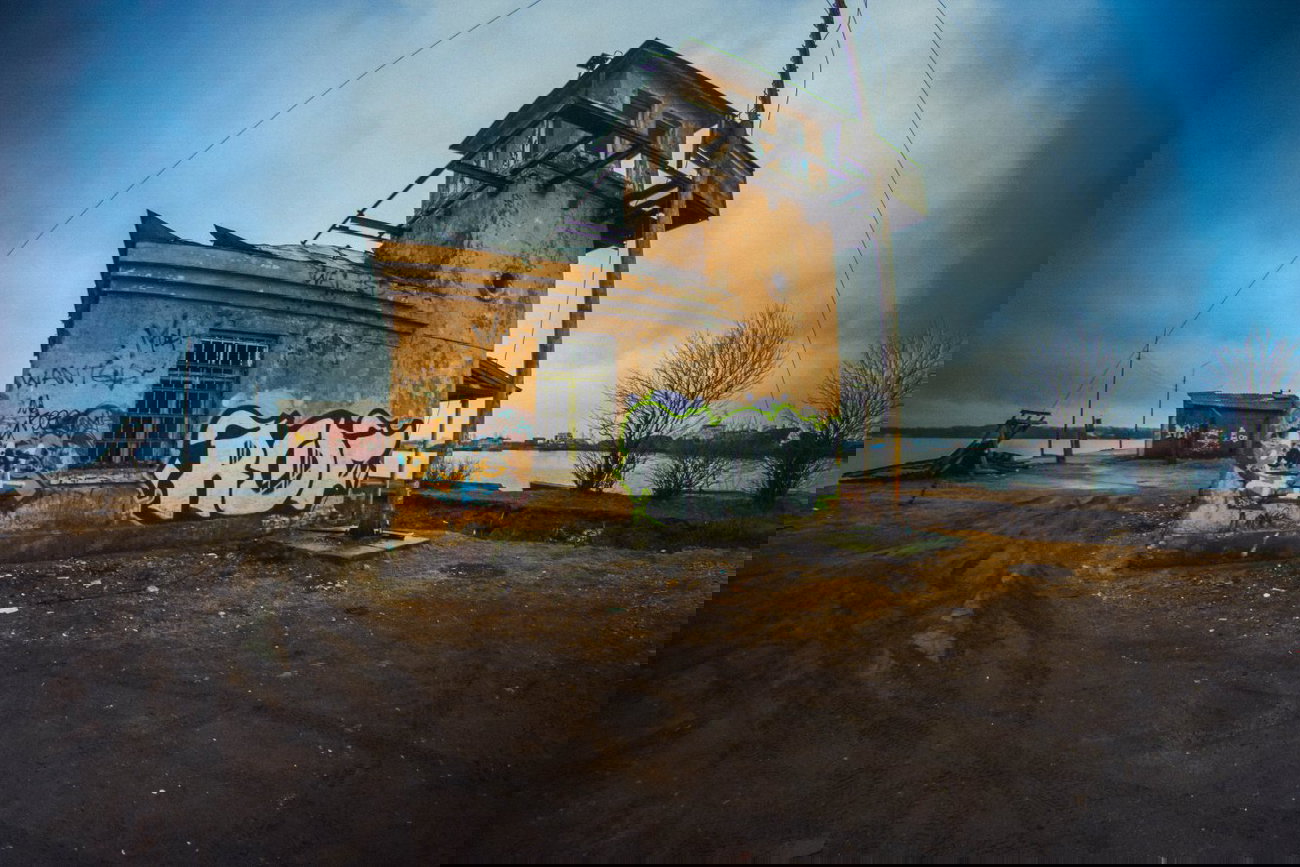 Graffiti Bombing - Photo by Dirt - ROF (2014)