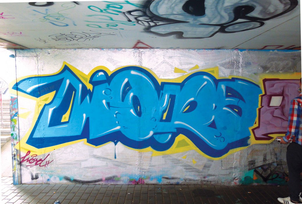 Graffiti Bombing in Vilnius - Photo by DirtyMonk - beso, word, lithuania