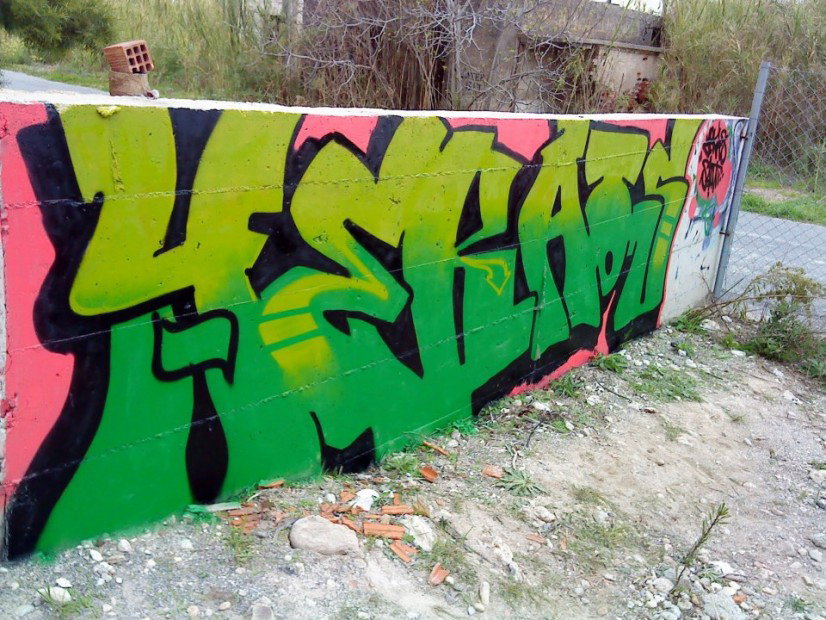 Graffiti Wall in Tripoli - Photo by DirtyNesk - YKS (2013)