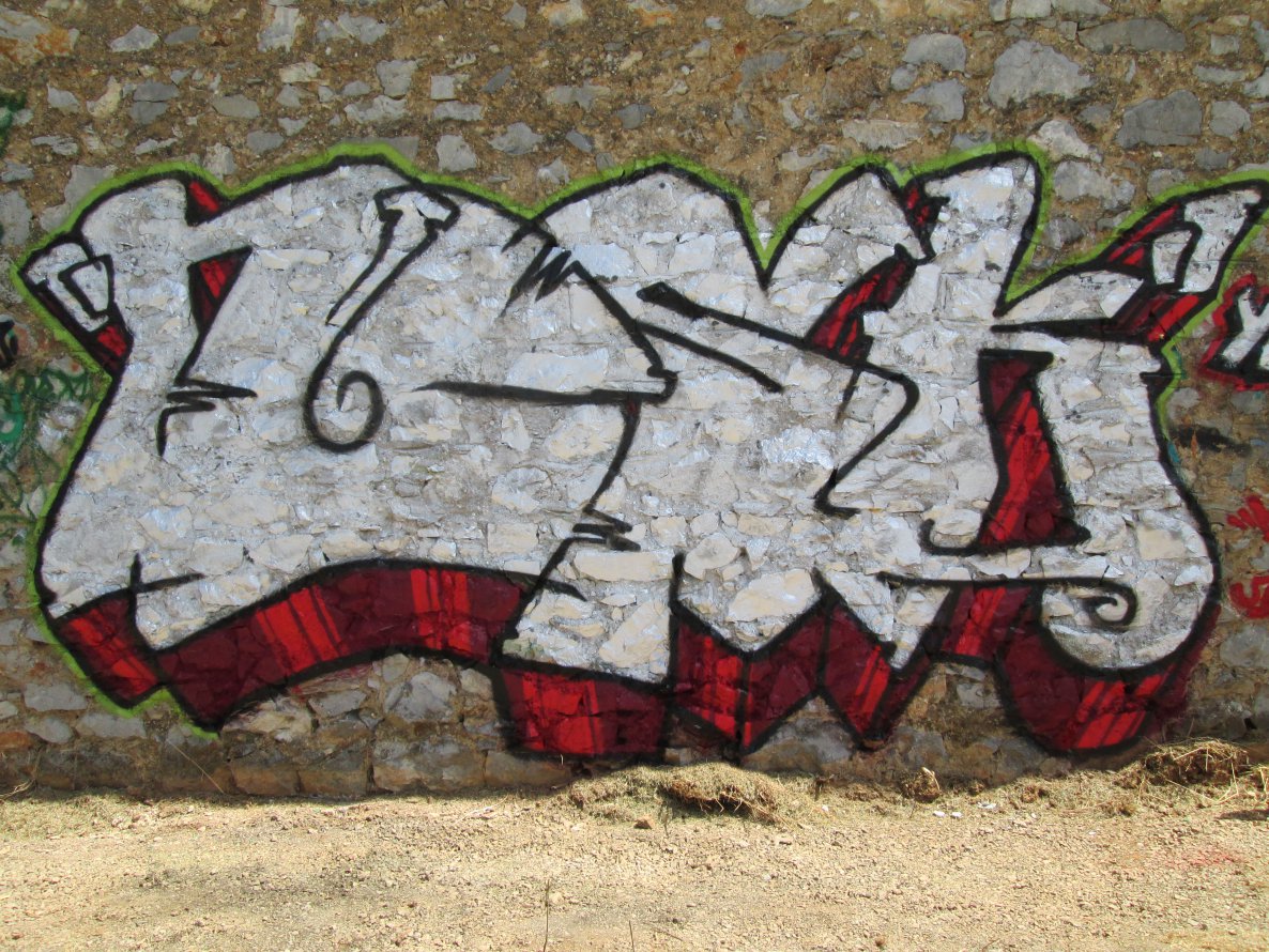 Graffiti Wall - Photo by DirtyNesk - Nesk (2013)