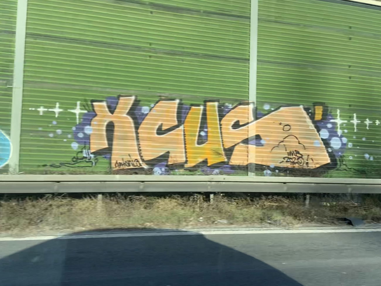 Graffiti Bombing - Photo by DisgoPolo - xcus (2021)