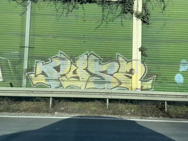 Graffiti Bombing - Photo by DisgoPolo - pysa