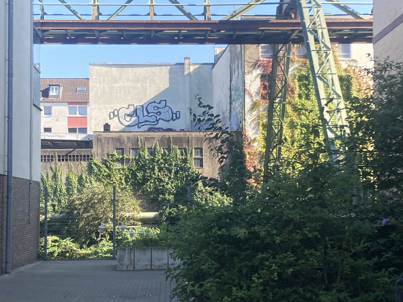 Graffiti Wall - Photo by DisgoPolo - wuppertal, cls