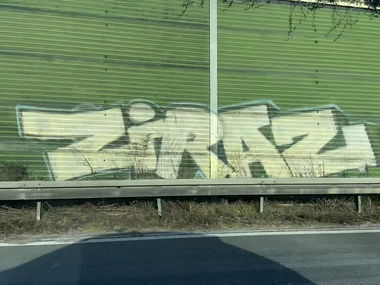 Graffiti Bombing - Photo by DisgoPolo - ziraz (2007)