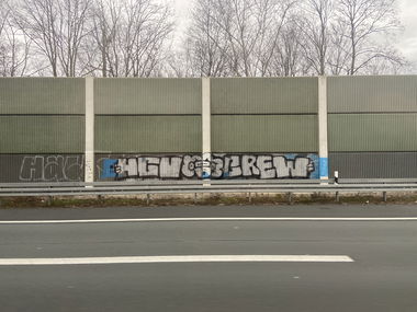 Graffiti Bombing in Köln - Photo by DisgoPolo - hcv, köln