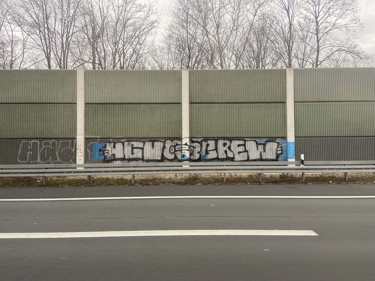 Graffiti Bombing in Köln - Photo by DisgoPolo - hcv, köln