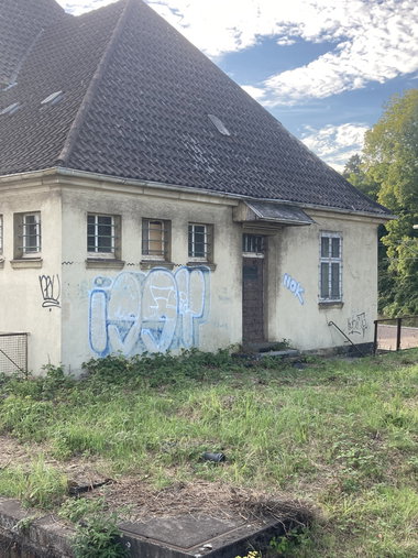 Graffiti Bombing in Vohwinkel bf - Photo by DisgoPolo - iggy, nok, wuppertal (2003)