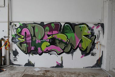 Graffiti Wall in Dusseldorf - Photo by Doedelup - orsm, jpeg, fg