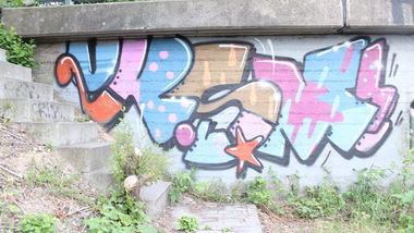 Graffiti Bombing in Dusseldorf - Photo by Doedelup - orsm