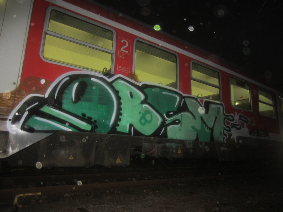 Graffiti Train in Dusseldorf - Photo by Doedelup - orsm