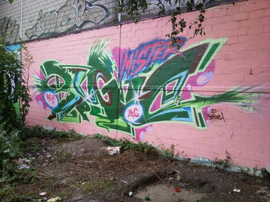 Graffiti Wall in Dusseldorf - Photo by Doedelup - jpeg