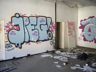 Graffiti Wall in Dusseldorf - Photo by Doedelup - jpeg