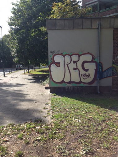 Graffiti Bombing in Dusseldorf - Photo by Doedelup - jpeg